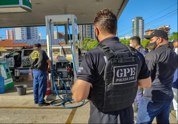 Polícia deflagra Operação Petróleo Real e fiscaliza postos em Teresina