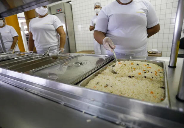 Dr. Pessoa inaugura reforma do Restaurante Popular no Mercado Central