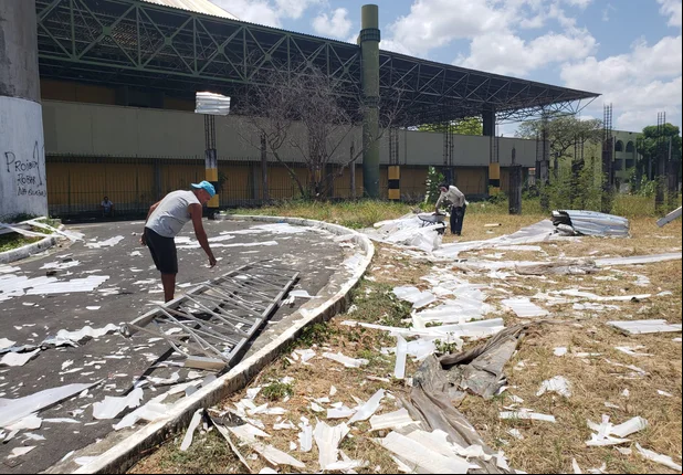 Cobertura do Verdão é destruída durante ventania em Teresina