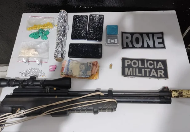 Polícia Militar prende traficante de drogas em Cajueiro da Praia