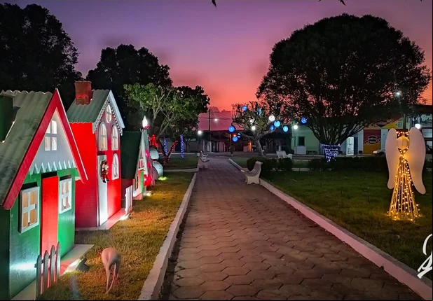 Prefeitura de Joaquim Pires realiza decoração de natal na cidade