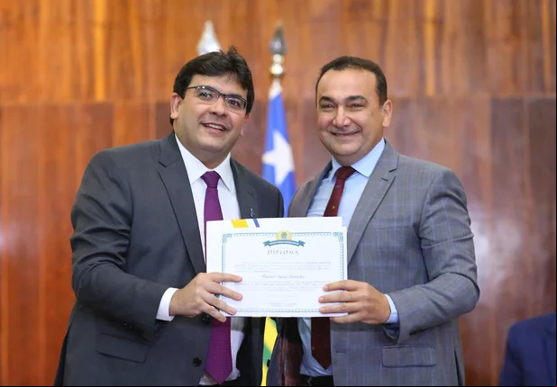 Rafael Fonteles e Themístocles Filho são diplomados pelo TRE