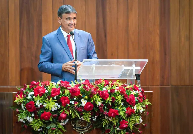 Renúncia de Wellington Dias e posse de Regina Sousa