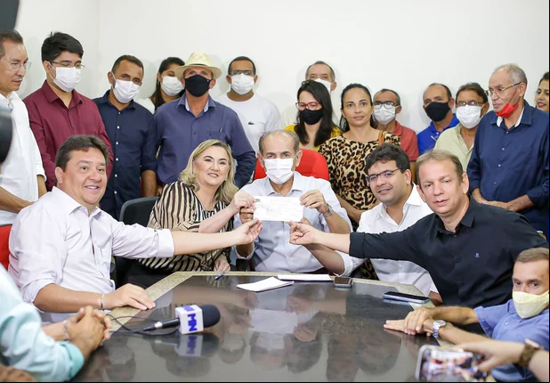 Prefeita de São Miguel da Baixa Grande se filia ao MDB