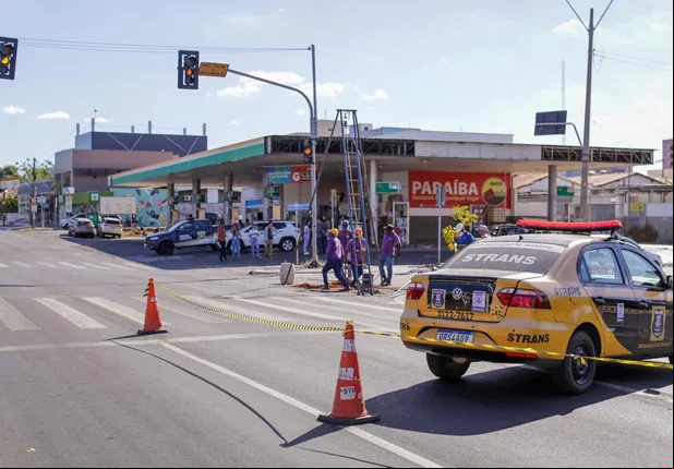 Cruzamento da Avenida Frei Serafim com Miguel Rosa é interditado