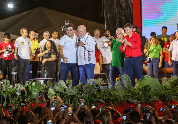 Lula participa de ato político em Teresina