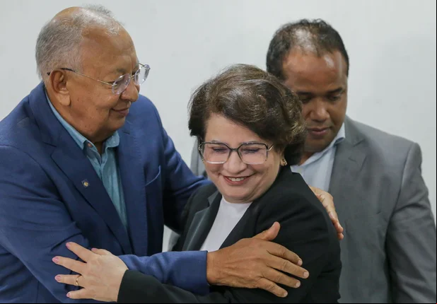 Graça Amorim é empossada como vereadora de Teresina nesta segunda