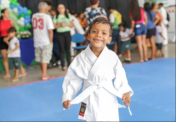 Solenidade de entrega kimono para alunos do projeto Superação