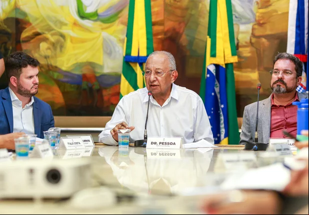 Reunião com secretariado do prefeito Dr. Pessoa no Palácio da Cidade
