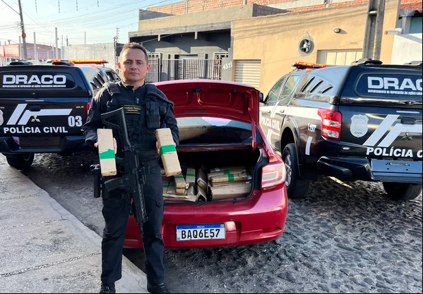 Advogado é preso com 100kg de maconha durante operação do DRACO