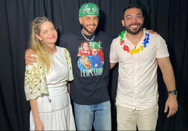 Carnaval: 30 mil pessoas lotam 1º dia de evento com show de Zé Felipe