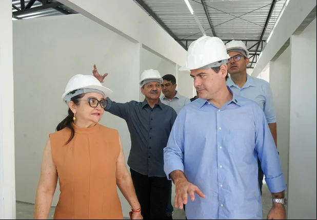 Governador em exercício Severo Eulálio visita obras em Pedro II