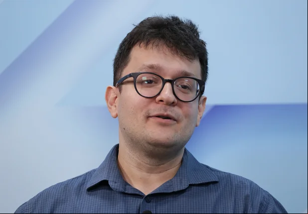 “O papel do vereador não é ter cargo na Prefeitura”, diz candidato Petrus Evelyn